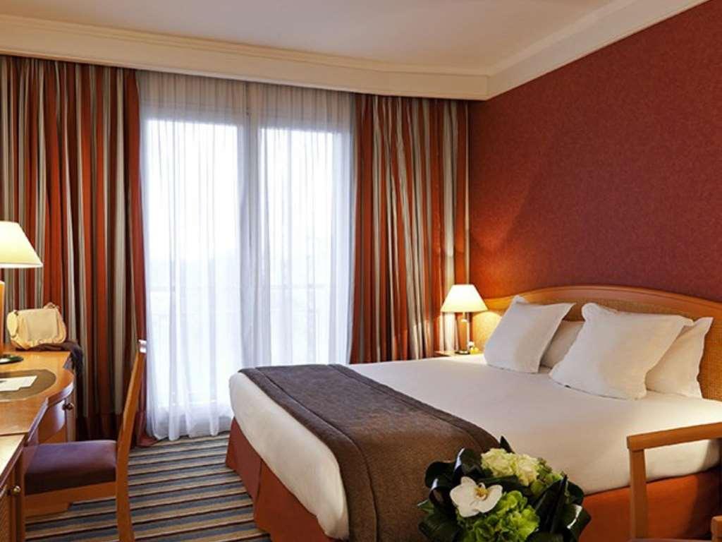 Hotel Barriere Le Grand Hotel Enghien-Les-Bains Room photo